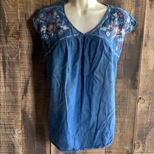 Knox Rose size L denim embroidered flowing top